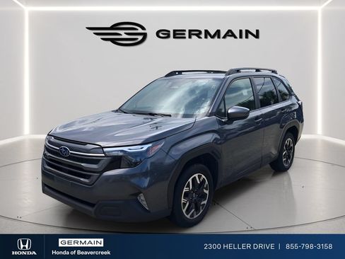 Used 2025 Subaru Forester Premium AWD/4WD image 2