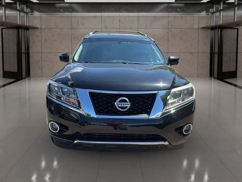 Used 2016 Nissan Pathfinder Platinum image 2