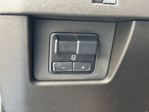 Used 2023 Chevrolet Colorado LT w/ LT Convenience Package II RWD image 34