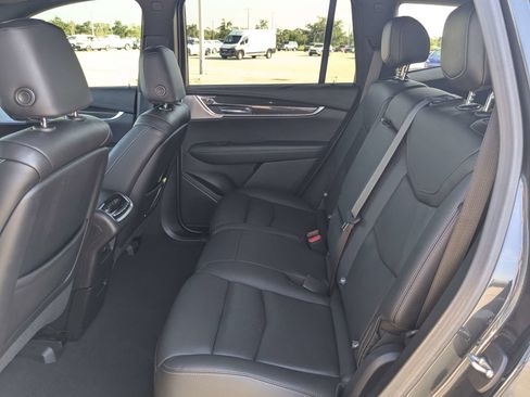 Used 2023 Cadillac XT6 Sport w/ Technology Package AWD/4WD image 20