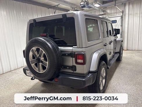 Used 2021 Jeep Wrangler Unlimited Sahara w/ Uconnect 4C Nav & Sound Group AWD/4WD image 3