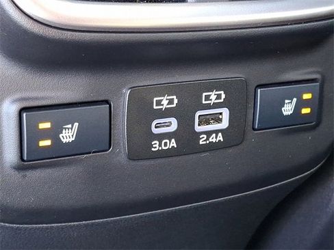 Used 2025 Subaru Outback Limited image 11