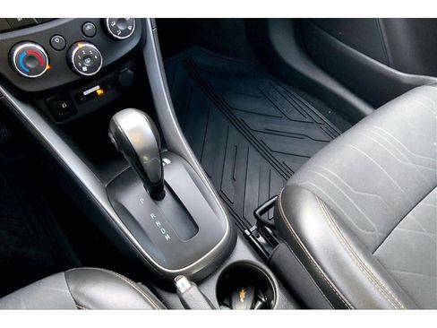 Used 2019 Chevrolet Trax LT image 19