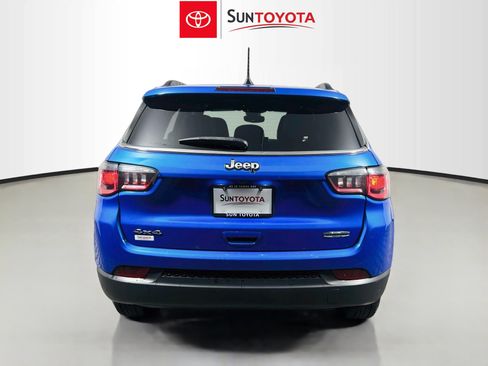 Used 2024 Jeep Compass Latitude w/ Altitude Special Edition AWD/4WD image 5