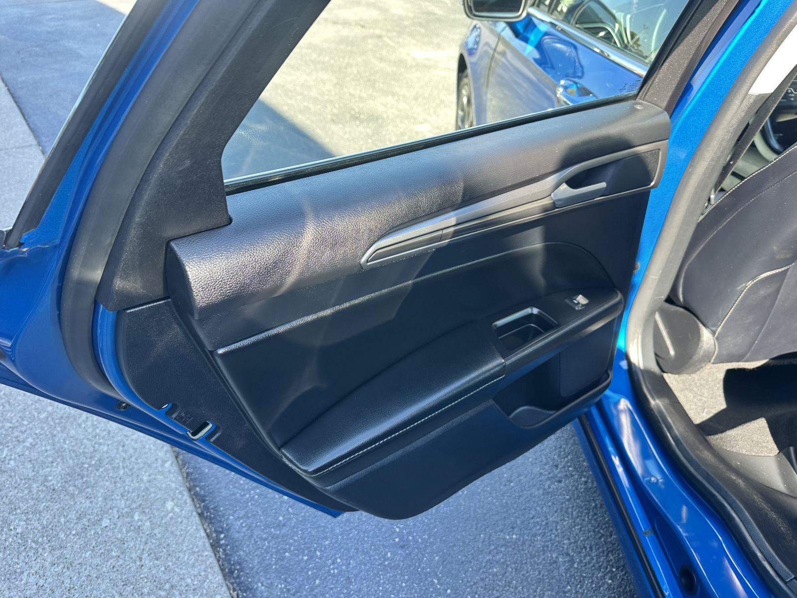 Used 2020 Ford Fusion SEL FWD image 15