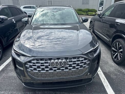 Used 2025 Audi Q5 Prestige AWD/4WD image 2