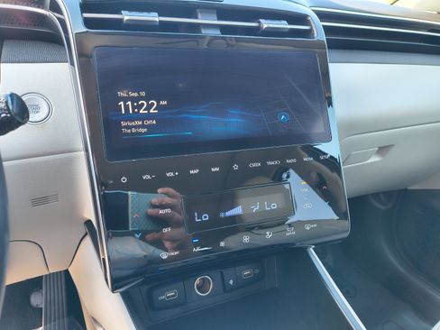 Certified 2024 Hyundai Tucson Limited FWD image 25