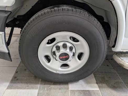 Used 2025 GMC Savana 2500 w/ Driver Convenience Package RWD image 7