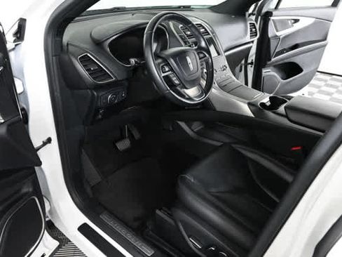 Used 2020 Lincoln Nautilus FWD w/ Equipment Group 101A image 16