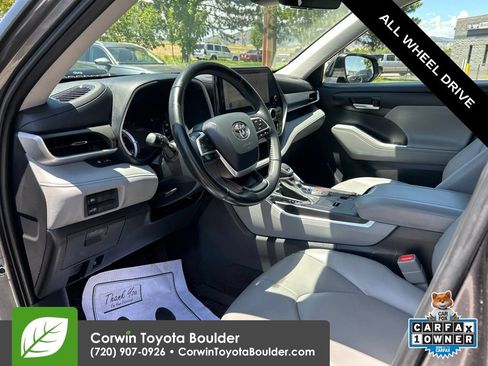 Used 2023 Toyota Highlander XLE AWD/4WD image 25