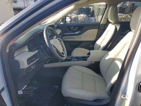 New 2026 Lincoln Corsair Premiere image 12