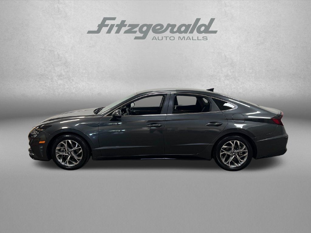 Used 2023 Hyundai Sonata SEL FWD image 2
