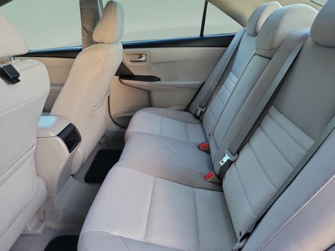 Used 2015 Toyota Camry LE FWD image 7