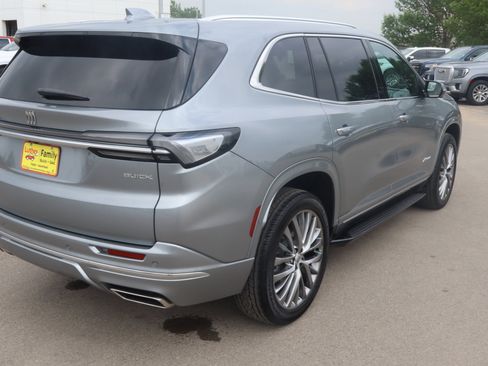 Used 2025 Buick Enclave Avenir w/ Trailering Package, 5000 lbs. AWD/4WD image 7