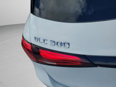 Certified 2025 Mercedes-Benz GLC 300 image 5