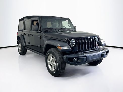 Used 2021 Jeep Wrangler Unlimited Sport AWD/4WD image 3