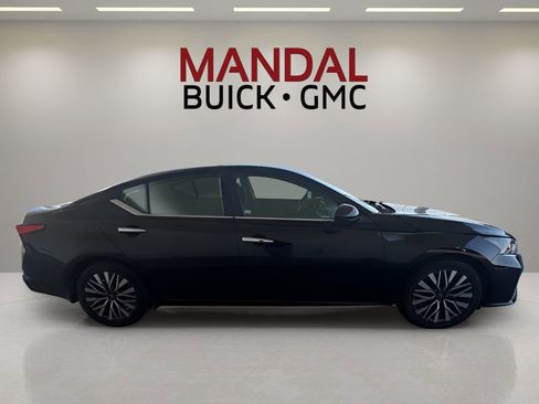 Used 2024 Nissan Altima 2.5 SV image 5