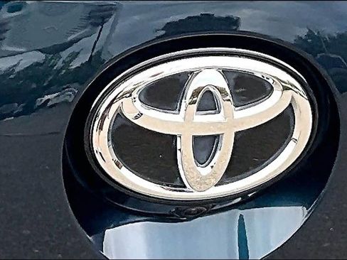 Certified 2022 Toyota Corolla SE w/ SE Preferred Package FWD image 30