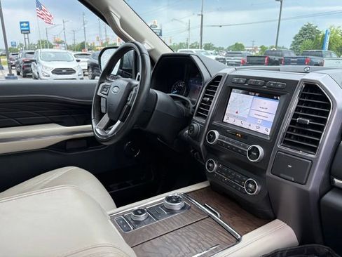 Used 2019 Ford Expedition Platinum AWD/4WD image 13