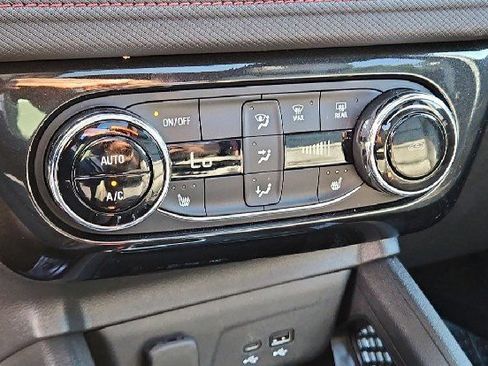 Used 2025 Chevrolet TrailBlazer RS w/ Convenience Package FWD image 34