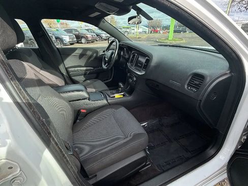 Used 2018 Dodge Charger SXT w/ Blacktop Package image 13
