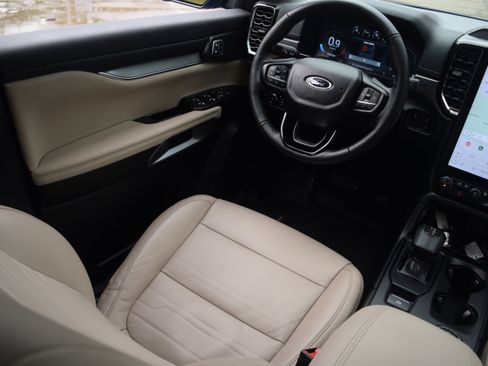 Used 2024 Ford Ranger Lariat w/ Advanced Towing Package image 2