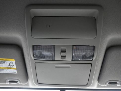 Used 2017 Nissan Frontier SV AWD/4WD image 19