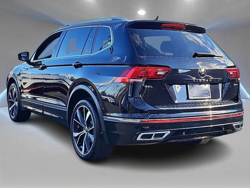Used 2022 Volkswagen Tiguan SEL R-Line image 7