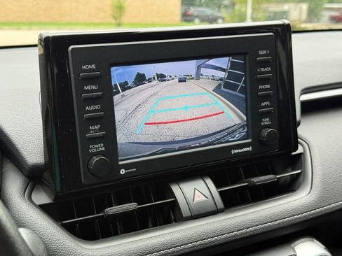 Used 2022 Toyota RAV4 XLE AWD/4WD image 24