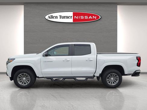 Used 2024 Chevrolet Colorado LT w/ LT Convenience Package II RWD image 10