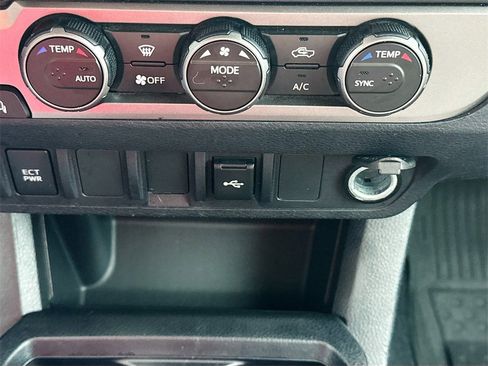 Used 2022 Toyota Tacoma SR image 17