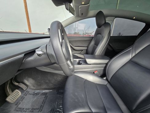 Used 2022 Tesla Model Y Long Range image 14