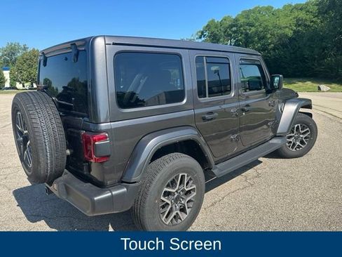 Used 2025 Jeep Wrangler Unlimited Sahara AWD/4WD image 3