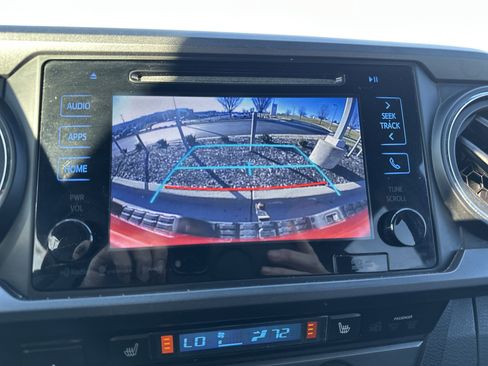 Used 2016 Toyota Tacoma TRD Off-Road image 24