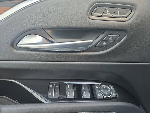 Used 2022 Cadillac Escalade ESV Luxury image 15