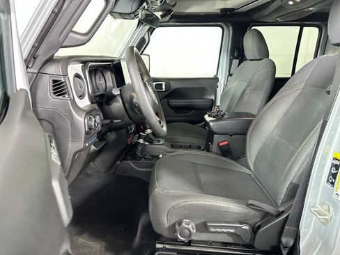 Used 2024 Jeep Wrangler Unlimited AWD/4WD image 11