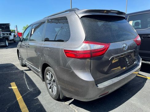 Used 2018 Toyota Sienna XLE w/ Protection Package AWD/4WD image 9