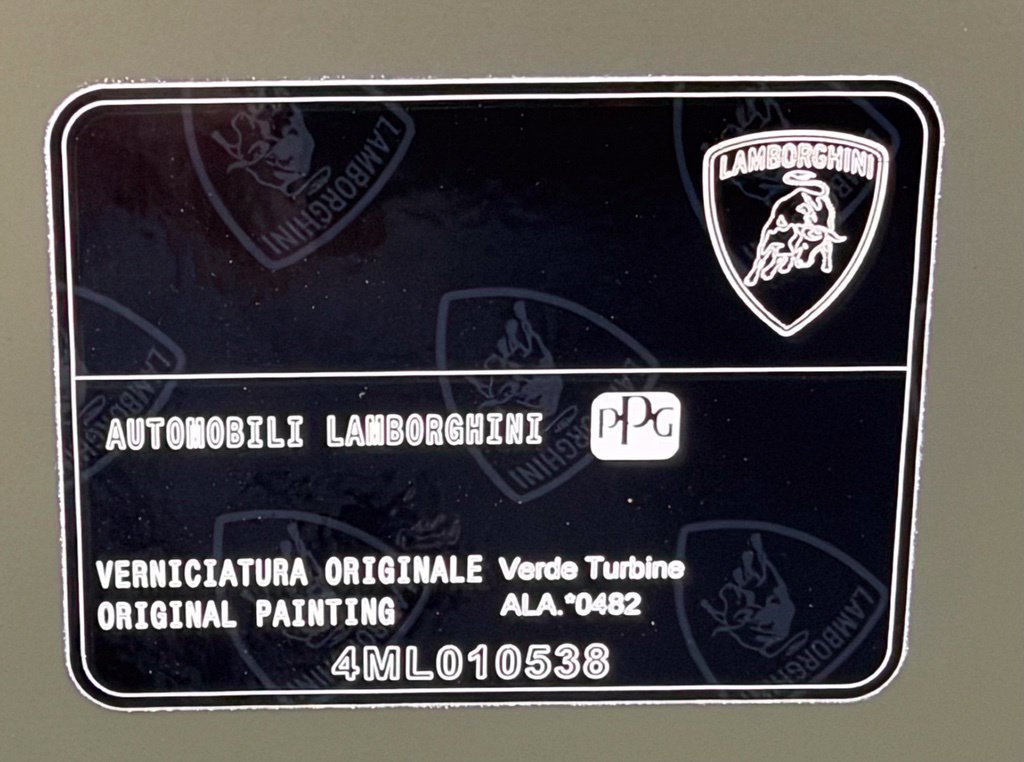 Used 2025 Lamborghini Urus SE AWD/4WD image 34