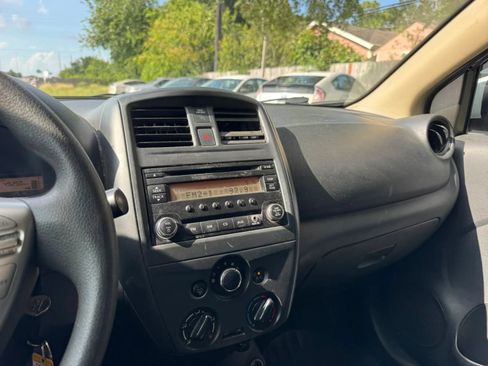 Used 2017 Nissan Versa S Plus FWD image 35