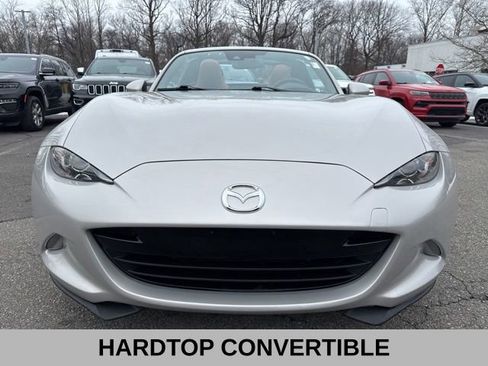 Used 2022 MAZDA MX-5 Miata RF Grand Touring image 2