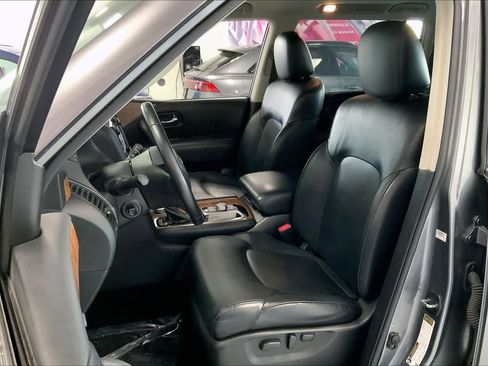 Used 2022 Nissan Armada SL w/ Captain's Chairs Package image 9