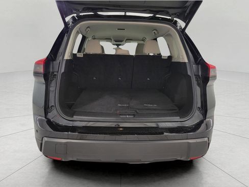 Used 2025 Nissan Rogue SV image 16