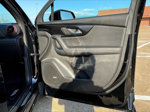 Used 2025 Chevrolet Blazer RS w/ Driver Confidence II Package image 28