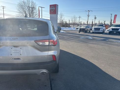 Used 2022 Ford Escape SE w/ Cold Weather Package image 6