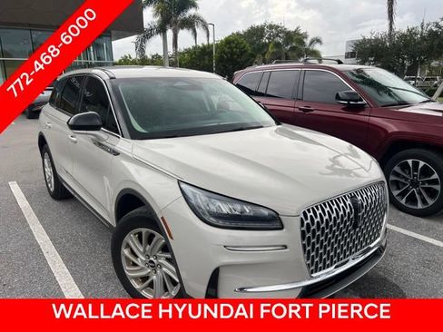 Used 2023 Lincoln Corsair FWD image 3
