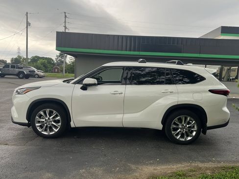 Used 2021 Toyota Highlander Limited image 23