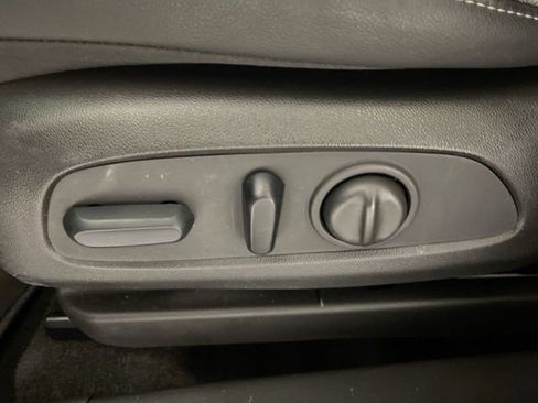 Used 2023 Buick Encore GX Select w/ Sport Touring Package image 25