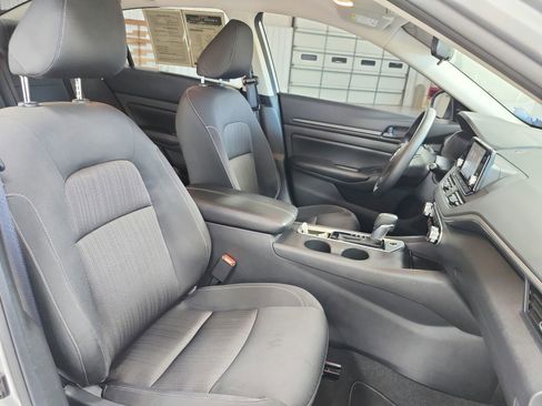 Used 2024 Nissan Altima 2.5 S FWD image 35