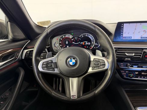 Used 2018 BMW M550i xDrive image 15