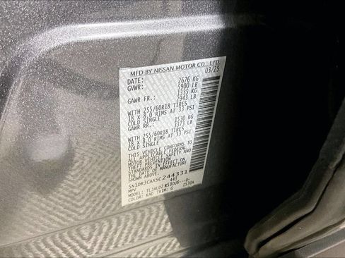 Used 2025 Nissan Pathfinder SL FWD image 27